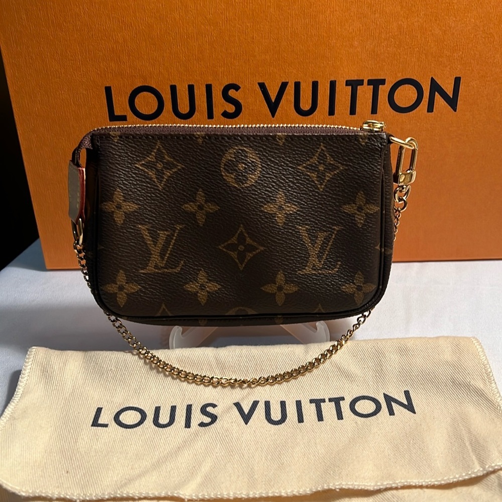 🔥💯Authentic Louis Vuitton Mini Pochette Accessories